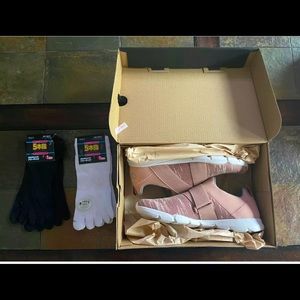 NEW* Merrell Women’s Flora Day Loop Tuscany* J97716 Size 7 Ultra Light w/ Socks